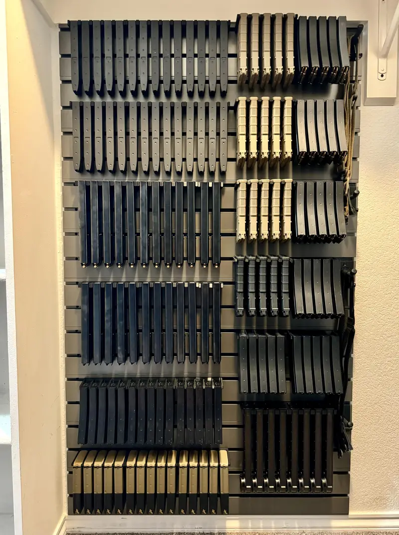 Ar-15 5.56 Metal Magazine Mount – Slatwall Rugged Rifle Mag Rack 1