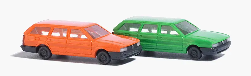 Busch Passat Station Wagon – N/Tt Scale Assembled Model – Orange & Green Finish – 189-8300 1