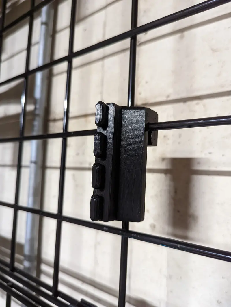Keymod Vertical Rifle Mount For Gridwall – Modular Long-Gun Storage System 1
