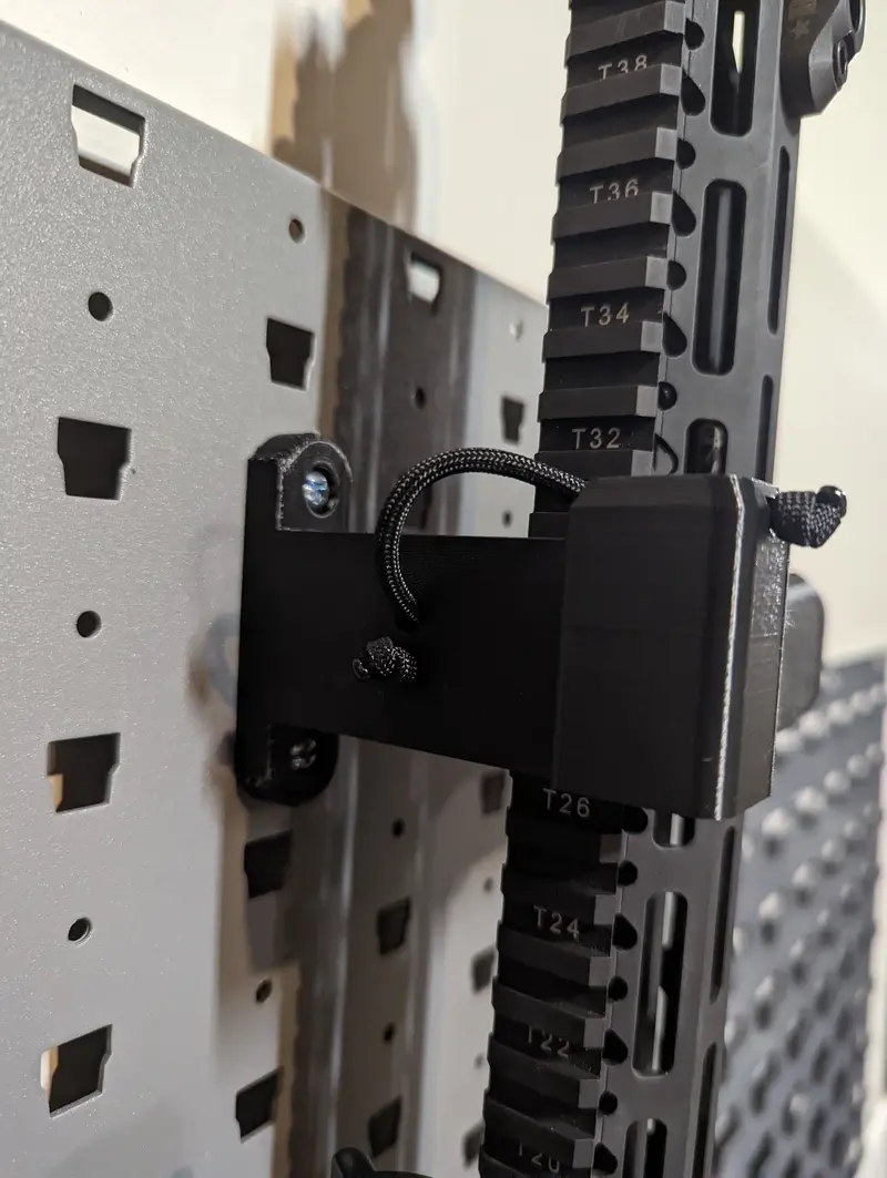 Picatinny Rail-Mounted Rifle Holder By Gallowtech 1
