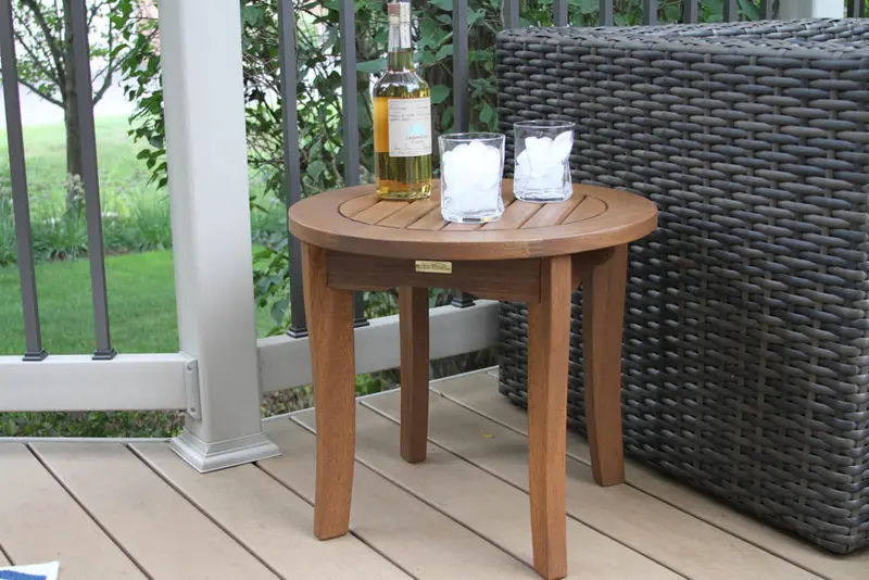 Round Eucalyptus End Table For Outdoor Spaces – Outdoor Interiors 19422 1