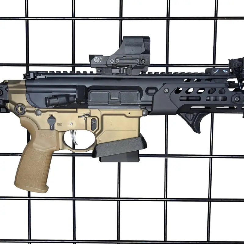 Sig Mcx/Spear Lt Magwell Mount For Gridwall Rifle Display Rack 1