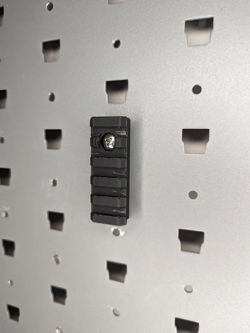 Vertical Picatinny Rail Mount For Gallowtech Modular Walls 1