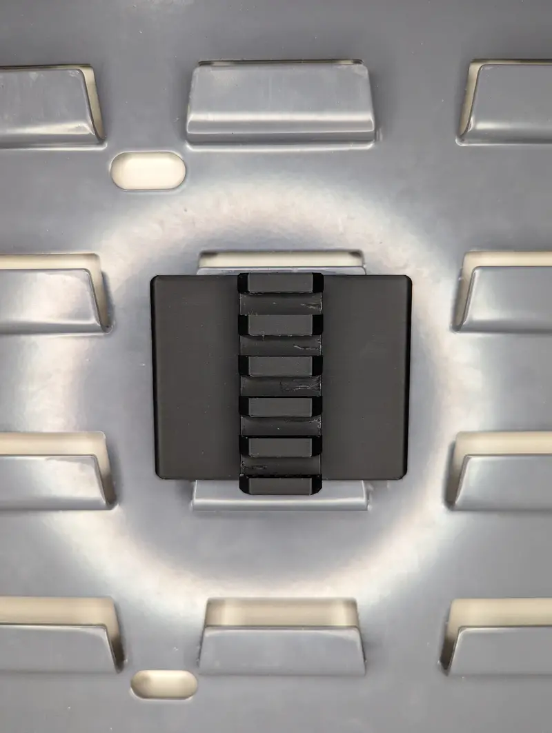 Vertical Picatinny Rail Mount For Secureit & Akro-Mils Systems 1