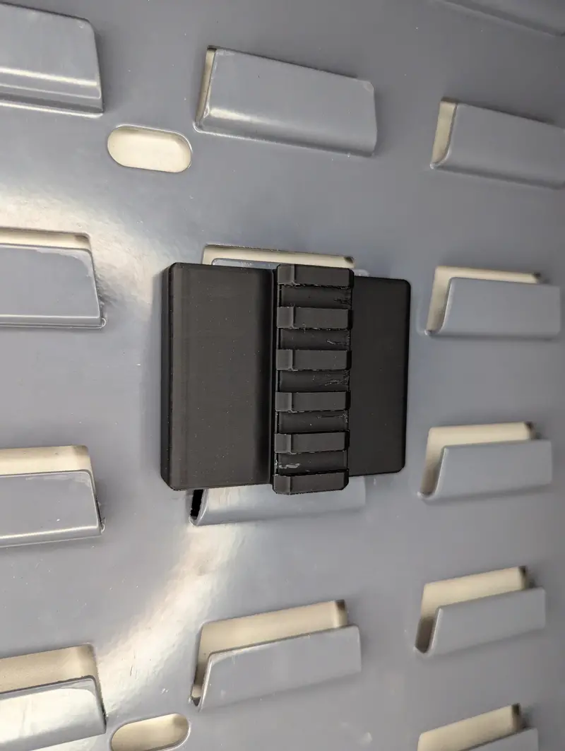 Vertical Picatinny Rail Mount For Secureit & Akro-Mils Systems 3