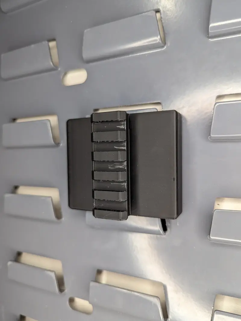 Vertical Picatinny Rail Mount For Secureit & Akro-Mils Systems 4